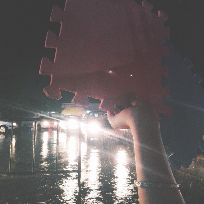 原创 雨夜#紧张的心情随着雨水一点点消失...