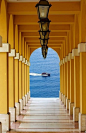 [通向大海的长廊] 意大利，利古里亚，通向大海的长廊。