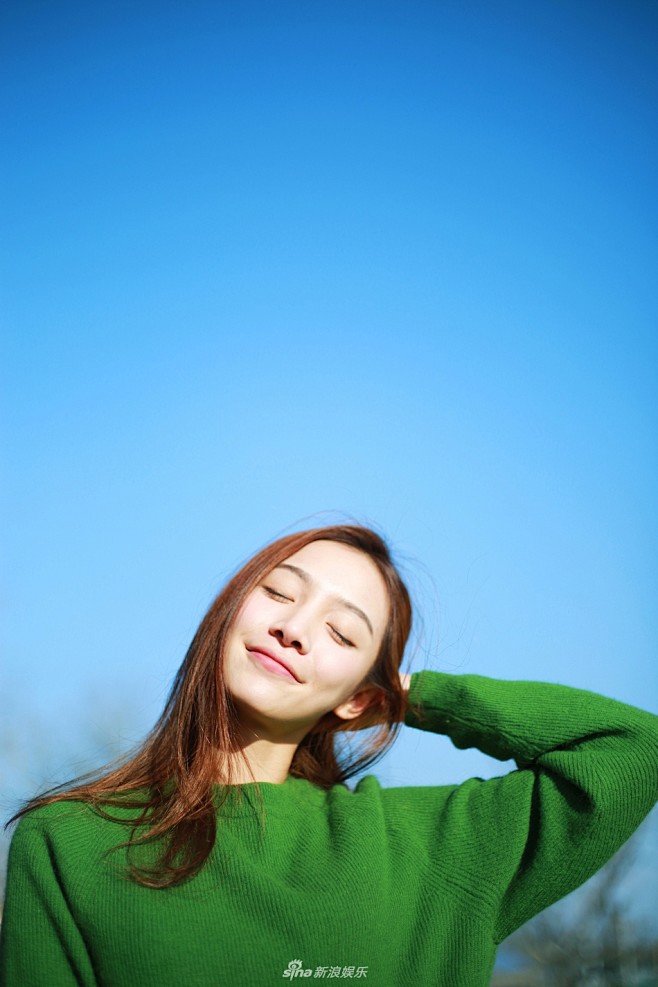 组图：文艺范！张南冬日写真曝光清新少女氧...