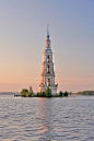 圣尼古拉斯钟楼，被洪水淹没的教堂在卡利亚津，俄罗斯（peterdanilov）的一部分。