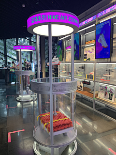 娜尼_阳光采集到展位展柜