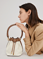 CHARLES＆KEITH2021春季新品CK2-10840319女士编织手提单肩水桶包-tmall.com天猫
