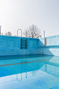 Drowning in an empty pool : Empty swimming pool, in Nonnenhorn, Germany