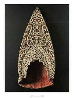 俄罗斯头饰，来源微博nickle拟科