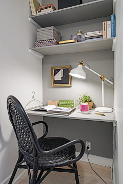 搜狐品格采集到寻找家居灵感——静心、凝神我的舒雅office room