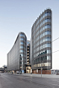 由德国建筑师 Mark Braun 设计，位于柏林 Friedrichstrabe 大街的 Spreedreieck 办公楼。
照片：德国摄影工作室 diephotodesigner