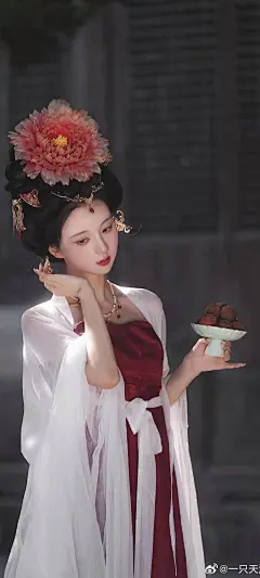 美女壁纸～这古风小姐姐也太美了吧...@霁枫壁纸的动态