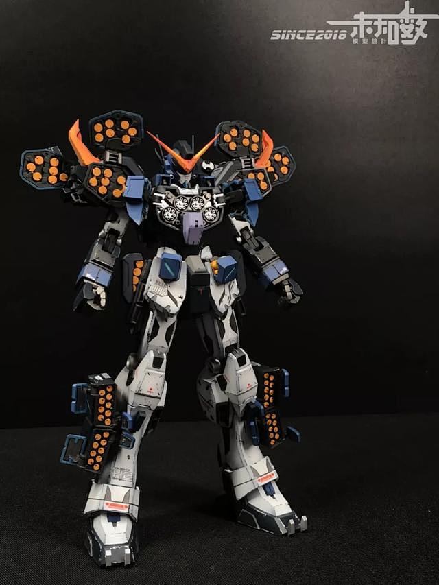 佳作:超新星重炮手高达,移动武器库