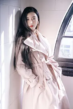 #XinyuanBoutique#3月6号零点，第一期就要生出来了这一期对我而言不存在什么自留，因为没一件是无功无过马马虎虎的，每一件都是我的钟爱，这次来给你们说说这件马卡龙粉风衣。#微博橱窗# 关注+转发@ 三个好友 抽三只小可爱，我送你这件新衣  N早春马卡龙粉大廓形风衣 ​​​​