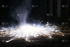 排灯节快乐——放鞭炮