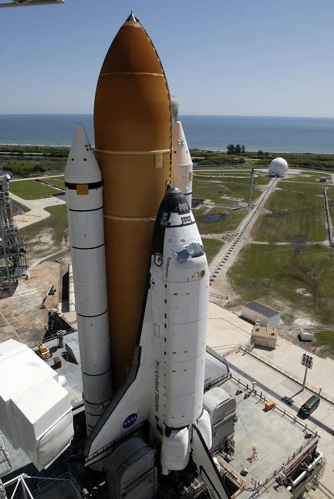 NASA-Space-Shuttle-Lot-nasa-27326823-1713-2560.jpg (1713×2560)-花瓣网