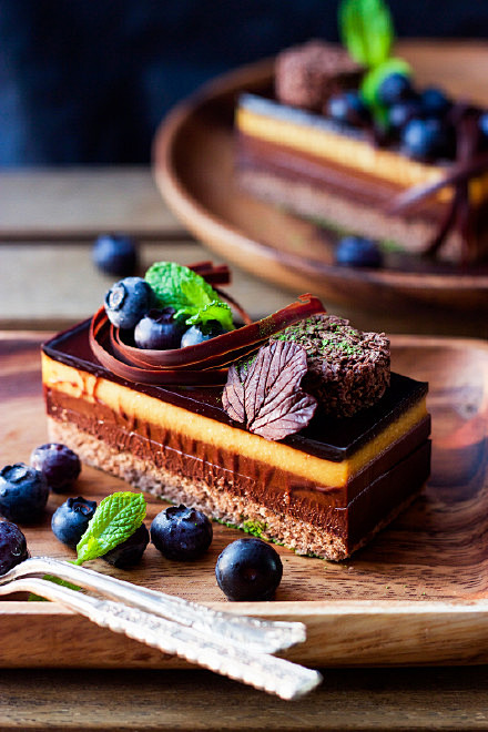 【黑巧克力慕斯蛋糕】优雅与醇厚的至上甜点...