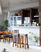 “咖啡厅”的吧台“咖啡厅”的厨房
