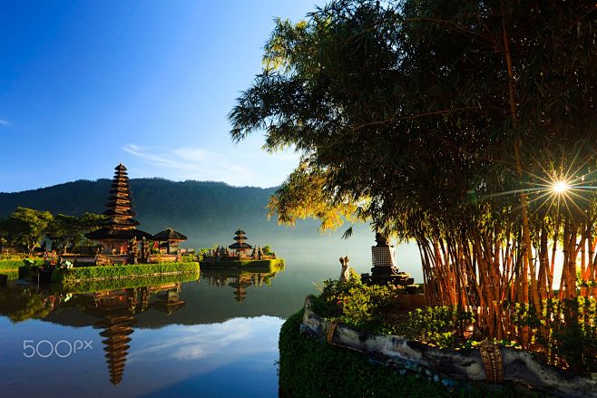 Ulun Danu Beratan Te...