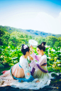芙泽之陂，溪客居之。异花同蒂，菡萏鞭蕖，嘉莲双生，祥瑞千里，并蒂瑞莲，芙溪之仙。