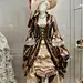 中世纪妇女的服装穿在人体模型上