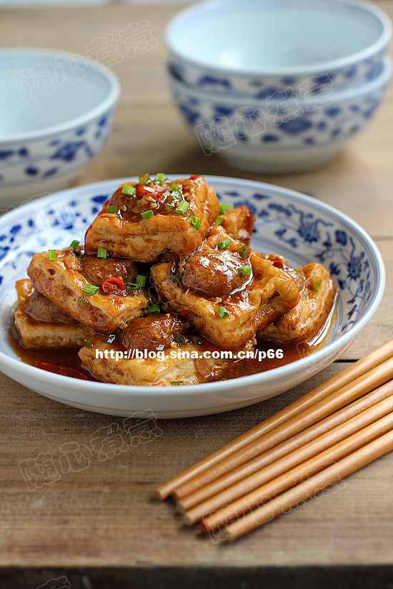 客家酿豆腐
用料：豆腐8块、猪肉馅100...