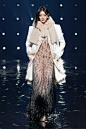 Givenchy Fall 2021 Ready-to-Wear Fashion Show : The complete Givenchy Fall 2021 Ready-to-Wear fashion show now on Vogue Runway.