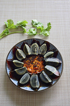 只只CAT采集到美食