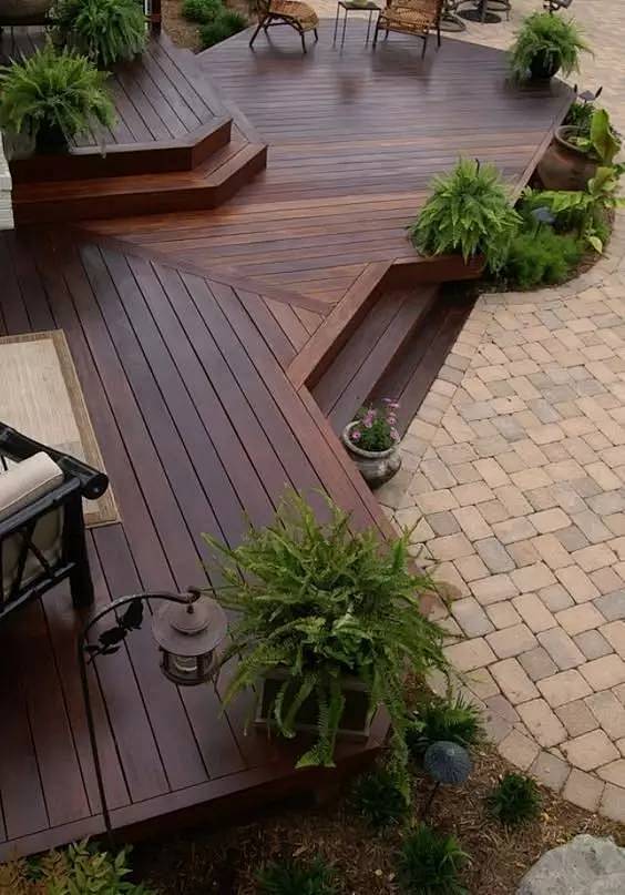 一处漂亮的木平台 · 庭院必备 : 木平...