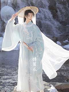 重迭的山采集到汉服