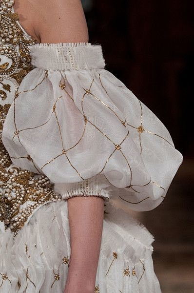 Alexander McQueen Fa...