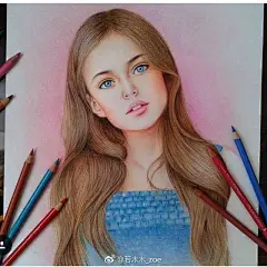 彩铅人物，美美美!
大概今晚又要看一遍《暮光之城》吧
作者|ins:marat_art
#艺术秀##彩铅手绘# ​​​​