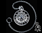 [] 卡地亚（Cartier SA）是一间法国钟表及珠宝制造商，于1847年由Louis-François
Cartier在巴黎Rue Montorgueil 31号创办。1874年，其子亚法·卡地亚继承其管理权，由其孙子路易·卡地亚、皮尔·卡地亚与积斯·卡地亚将其发展成世界著名品牌。现为瑞士历峰集团（Compagnie Financière Richemont SA）下属公司。1904年曾为飞机师阿尔拔图·山度士·度门设计世界上首只戴在手腕的腕表——卡地亚山度......