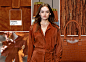 Suede: Daks Lamps: Simon Hasan Wood: Bark of Cedar Tree by kyoshino (istock.com/kyoshino) Bag: Aspinal London Woman: Tibi Leaves: Maple Leaves by Bes Junior (istock.com/besjunior)
POTTER'S CLAY
PANTONE 18-1340
PANTONE 18-1340 Potter’s Clay has an added de