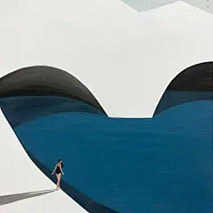 Apple、Hermes都找他！法國插畫家Quentin Monge繪出夏日南法海灘風光 : 看到 法國 插畫 家昆汀‧蒙格（Quentin Monge）筆下充滿 夏天 色彩的南法 海灘 風光時，好像夏天其實還在眼前。他的作品總是能以柔和卻又對比明朗的大塊色調，以及明確的影子，呈現出有著暖暖陽光的夏日能量，以及看似魔幻、卻又顯出美好日常的空闊海景。