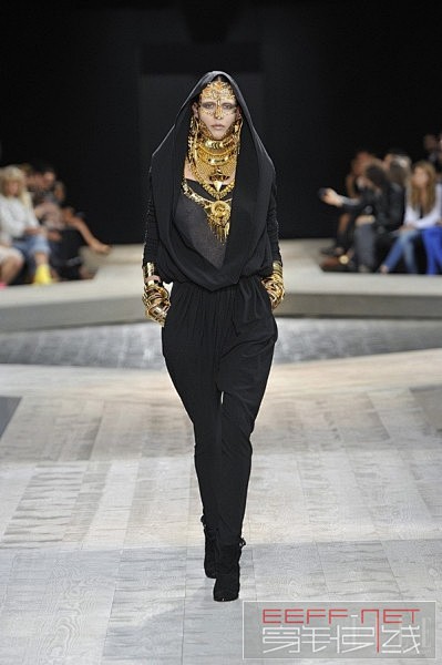   Riccardo Tisci精心打造...