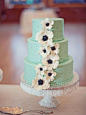 Mint #wedding #cakes with flowers.  Get inspired at diyweddingsmag.com #赏味期限#