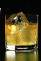 公牛弹丸 BULL SHOT；材料：
伏特加-------------30ml 
牛肉汤-------------60ml 
用具：调酒壶、岩石杯
做法：
1.将冰块和材料倒入调酒壶中摇匀。 
2.倒入加有冰块的杯中 
    这是一种将酒与汤结合在一起的特殊鸡尾酒。这种鸡尾酒的问世，让人更相信只要口味兼容，任何材料都可以拿来调制鸡尾酒。这种鸡尾酒的可口与否，关键全在肉汤的好坏。它是底特律一家名叫科卡斯的俱乐部主人所发明的。鸡尾酒是否一定得装在杯中？菜汤是否一定得倒入盘内？芬兰这个国家每逢星期日或例假日都