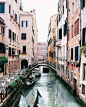 摄影｜欧洲小镇。
图源：Pinterest。
关键词：旅游、风景、建筑、场景设计、绘画参考。
抄送组织：#艺术哲人# @艺术哲人 ​​​​