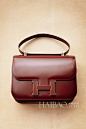 【图】“解剖”爱马仕 (Hermes) Constance包包！14个小时的手工过程+近50个零部件打造的经典包款_包包_海报时尚网