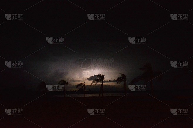 暴风雨夜