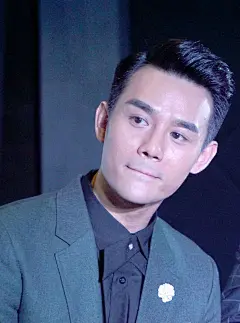 @王凯kkw 大写的九宫格可爱表情包[哈哈][哈... 来自从明天起做个幸福的大调调 - 微博