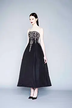 Marchesa Notte Fall 2015 Ready-to-Wear Fashion Show : See the complete Marchesa Notte Fall 2015 Ready-to-Wear collection.