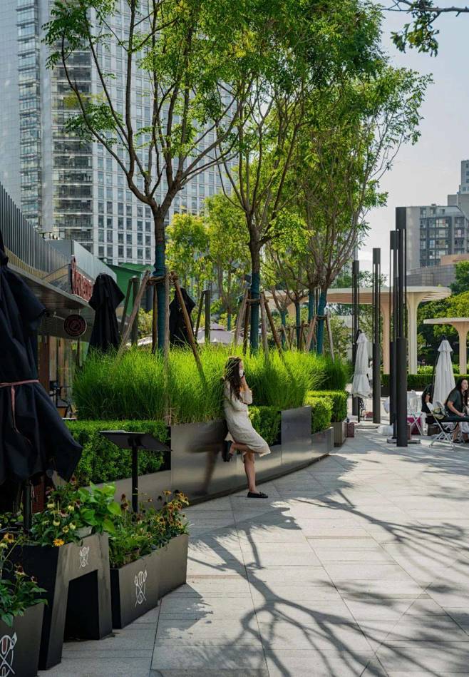 里巷InStreet | 华润 北京朝阳区三元桥_the : 商街经过几年的使用已显破败，杂乱的绿化，破损的铺装，场地属性功能的单一也愈来愈 ...