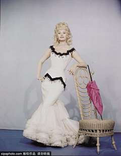 她是 世界上最具自然美的女人 曾是奥斯卡戛纳 双料 影后