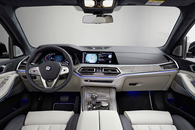 BMW-X7-Interior-04