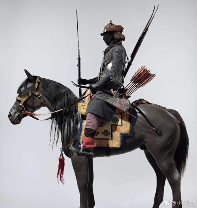 一个标准西藏17世纪骑兵形象。武士身着前...