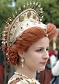 gorgeous head dress: