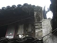 肆漠  的插画 老房子和蜘蛛网