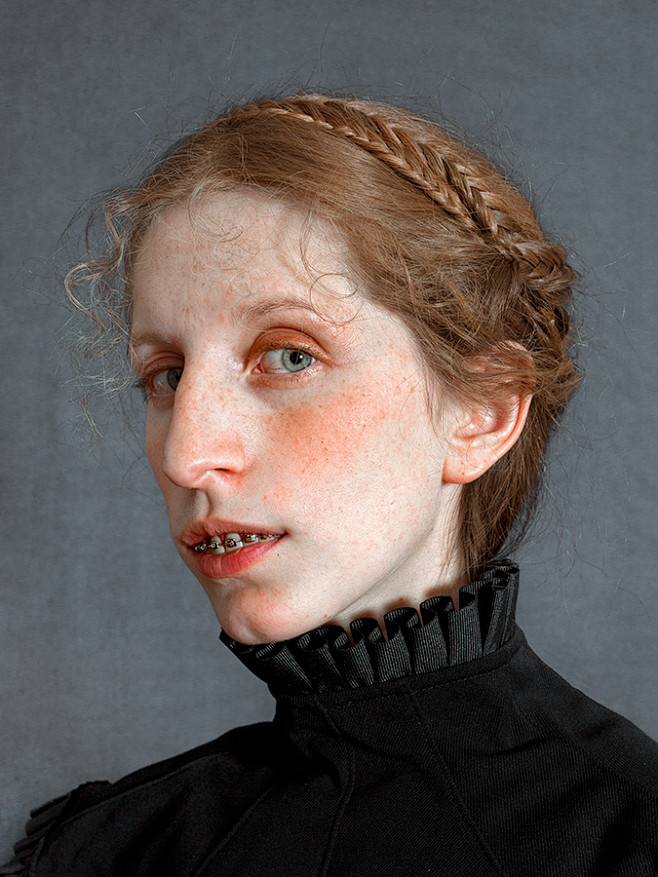 Romina Ressia on Beh...