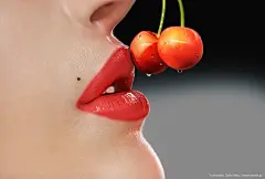 闪闪发光的红色果实♡樱桃特辑 : “樱桃”绿色的茎的尽头是光润的红色果实。日语中樱桃的名字，是由“樱花的孩子”变化而来的。樱桃小小的果实水润又有光泽，看起来像小孩子一样，正可谓是“樱花的孩子”呢。大家看到街上成排盛开的樱花树，是不是以为会结出美味的樱桃呢？ 很遗憾，普通的染井吉野等樱花树的果实，并不能食用哦。今天，就为大家送上描绘了可爱的花开过之后结出的红色宝石——“樱桃”的插画作品特辑。快来看看吧。