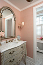 粉色系列卫浴空间 妙在水池的柜子~