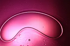 紫色抽象丰富多彩的背景泡沫的肥皂与泡泡油水混合物水波水纹油水彩油画肌理水彩油画艺术水彩金色水滴花生油植物油818A3995 – 饿狐背景网站-微距高清设计素材免费图片下载海报壁纸摄影背景素材，背景图，背景墙，背景板，背景图片，背景纹理，背景板设计，背景材质，背景大图