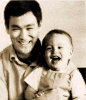 李小龙和儿子李国豪。父子情深。
