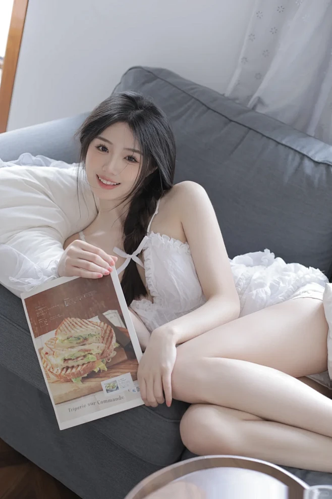 朋友说 第二张简直是纯欲天花板了！ - ...
